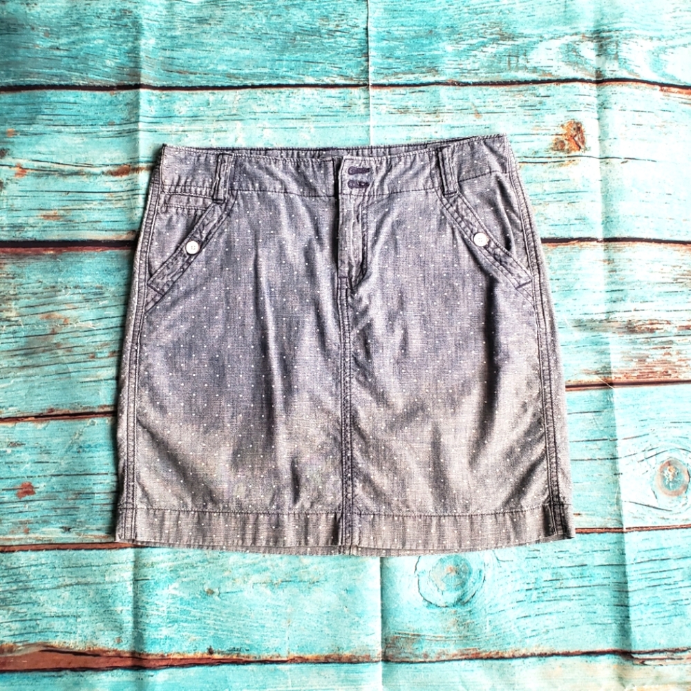 Tommy Hilfiger light blue wash chambray with white micro dots miniskirt size 2